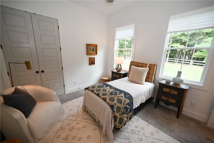 Main level guest suite.