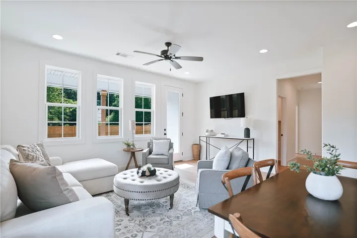 Example of a furnished Holden Plan - All plans, pricing, and specifications are subject to change without notice.