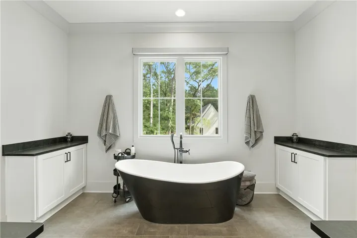 Rising at either end so you can recline as you bathe, slipper bathtubs are responsible for the comfortable lounging position you take the moment you sit down.