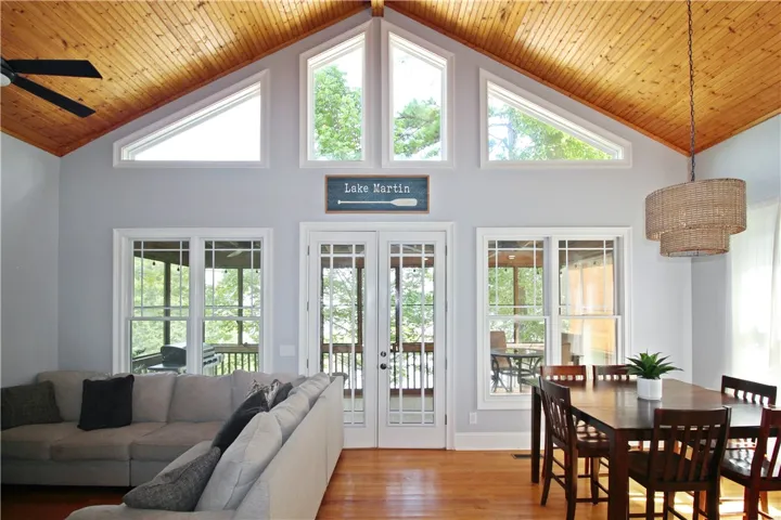 So much natural light!