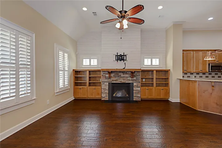 Gas fireplace and built-in bookcases