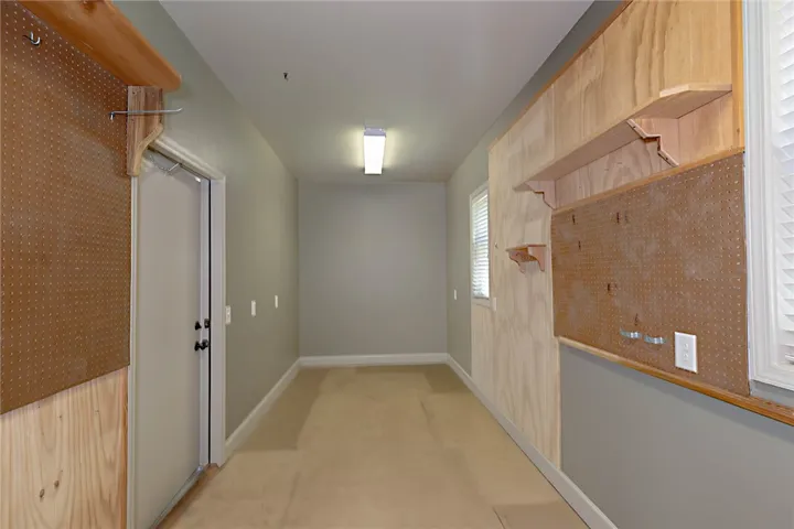 Oversized workshop/storage space
