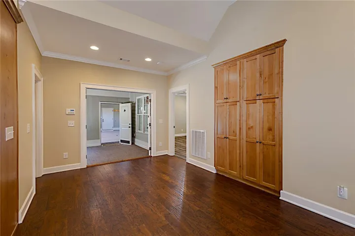 Breakfast/dining area