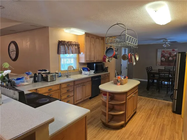1028 Lamb Addition Street, Valley, Alabama 36854