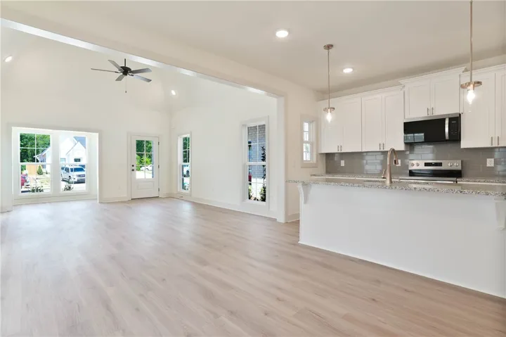 1061 Hunters Way, Opelika, Alabama 36801
