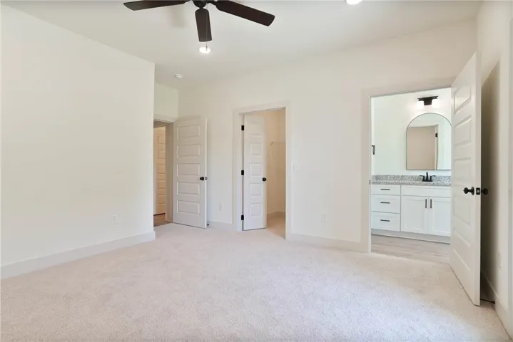 1061 Hunters Way, Opelika, Alabama 36801