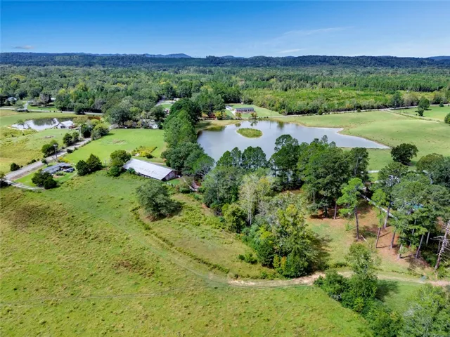 44 Nunnally Lake Road, Ohatchee, Alabama 36271