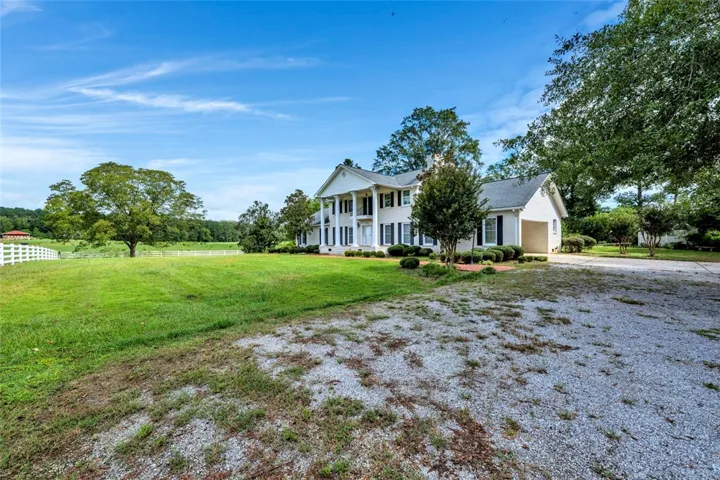 44 Nunnally Lake Road, Ohatchee, Alabama 36271