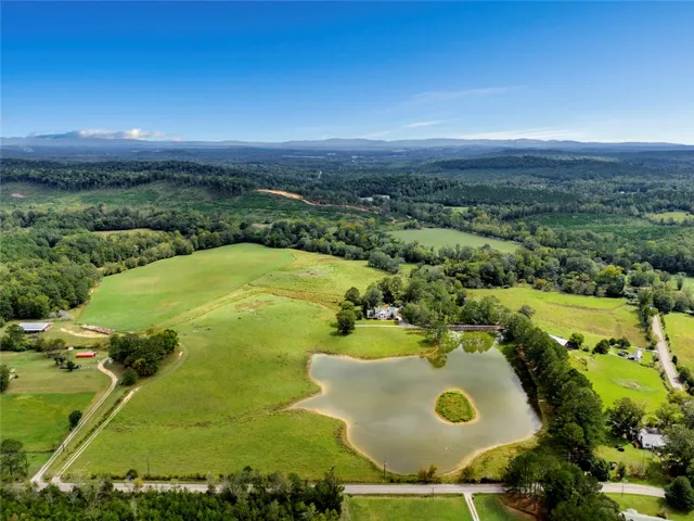 44 Nunnally Lake Road, Ohatchee, Alabama 36271