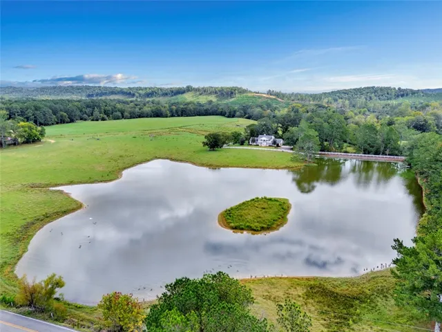 44 Nunnally Lake Road, Ohatchee, Alabama 36271