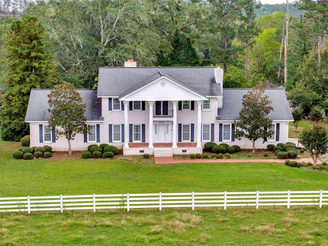 44 Nunnally Lake Road, Ohatchee, Alabama 36271