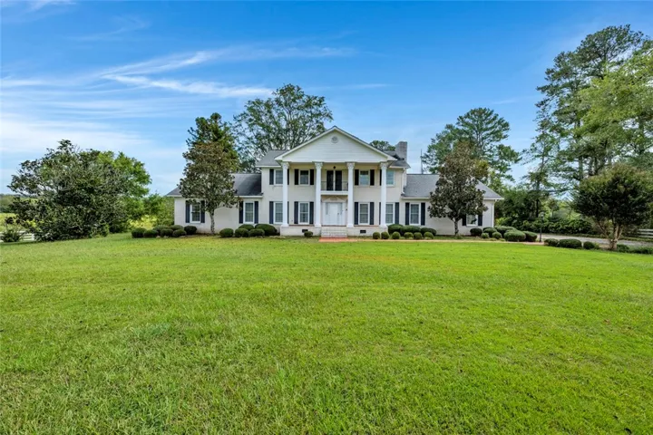 44 Nunnally Lake Road, Ohatchee, Alabama 36271