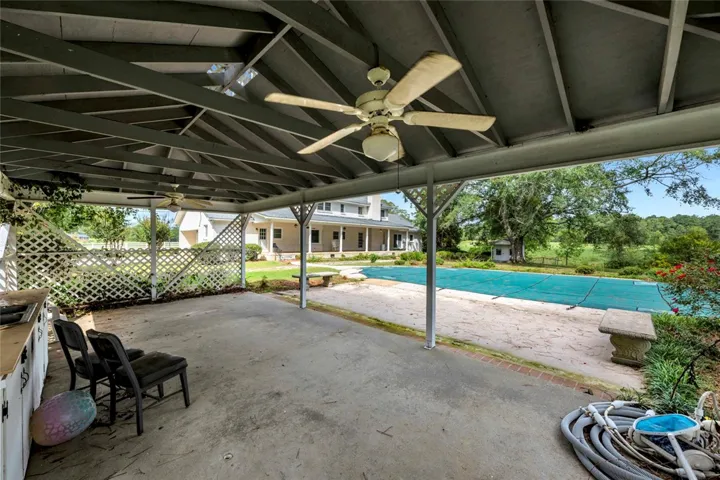 44 Nunnally Lake Road, Ohatchee, Alabama 36271