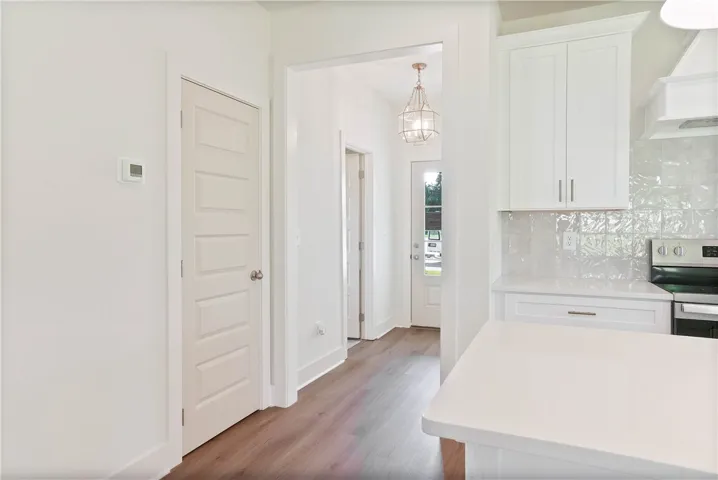 Front Entry Way & Walk-In Pantry
Example of a completed Trent Plan