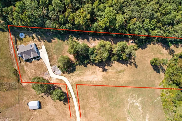 (Property borders are estimates based off tax maps)