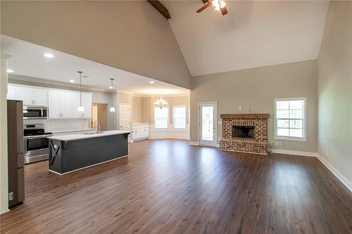 Family/Kitchen open concept