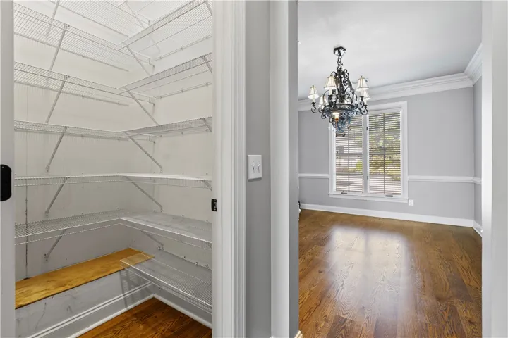 Walk In pantry