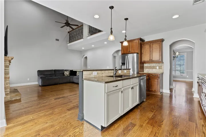 Open concept and easy access to greatroom