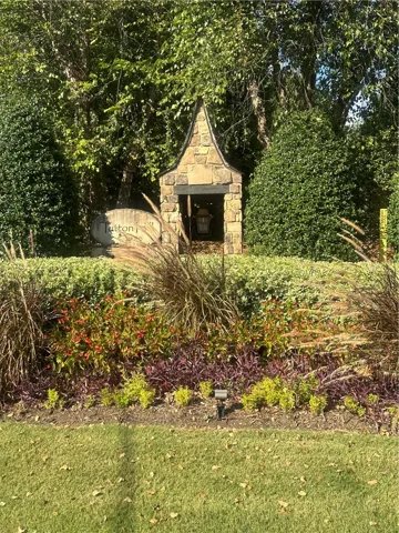 Tutton Hill entrance sign