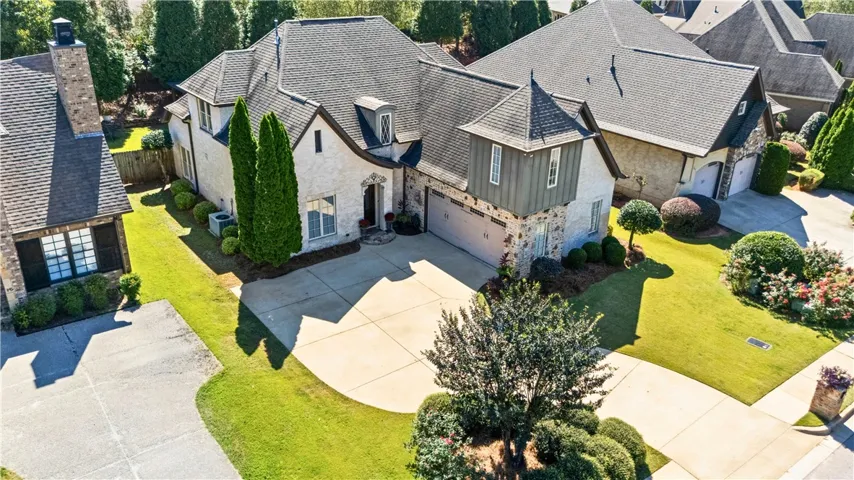 Exquisite Landscaped yard