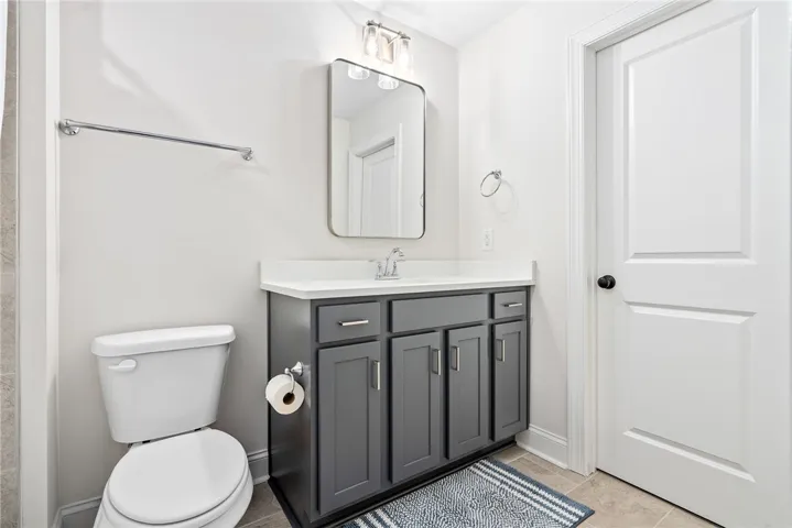 Upstairs bonus bedroom with en suite bathroom