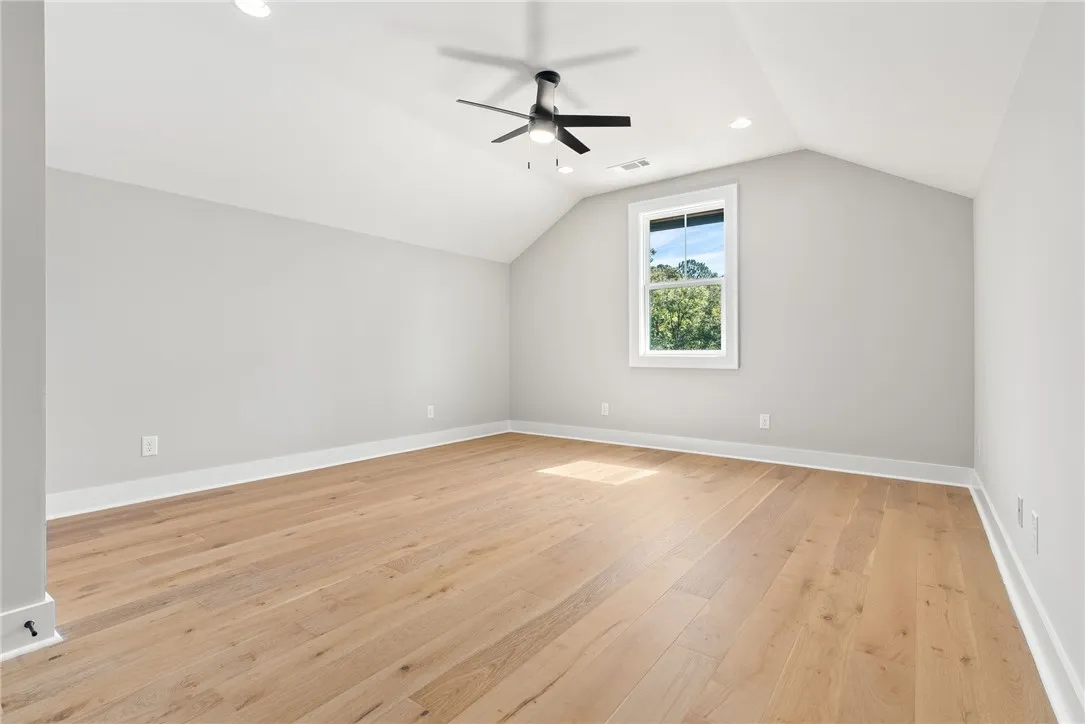 *RENDERINGS &
PHOTOGRAPHY INCLUDED DOES NOT REPRESENT THE ACTUAL PROPERTY AND IS TO BE USED FOR VISUAL
PURPOSES ONLY. FINISHES WILL DIFFER.