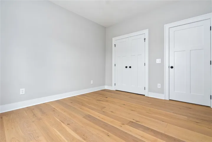 *RENDERINGS &
PHOTOGRAPHY INCLUDED DOES NOT REPRESENT THE ACTUAL PROPERTY AND IS TO BE USED FOR VISUAL
PURPOSES ONLY. FINISHES WILL DIFFER.