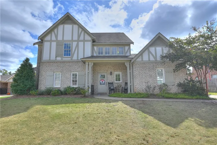 Welcome home to 1159 Southridge!