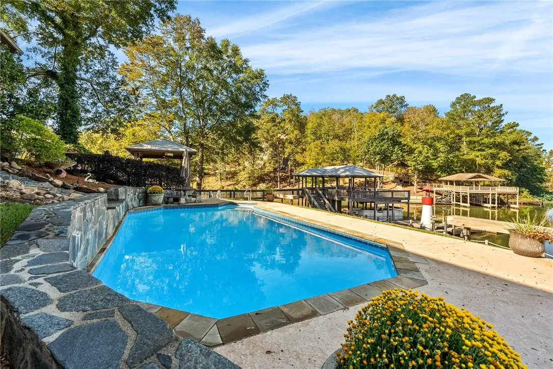 Gorgeous Pool!