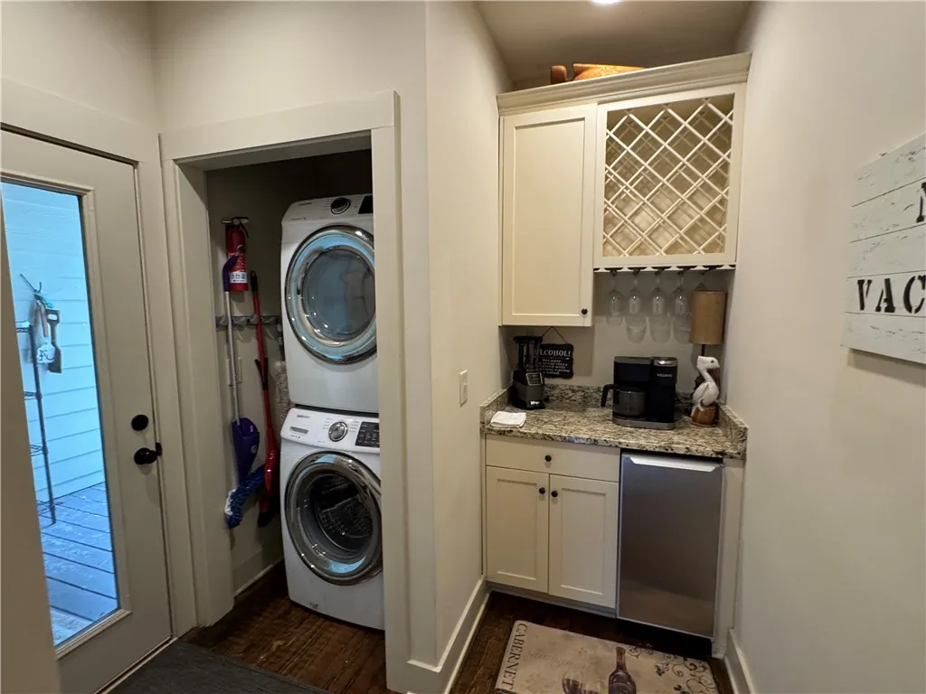 Bar, ice maker and washer/dryer