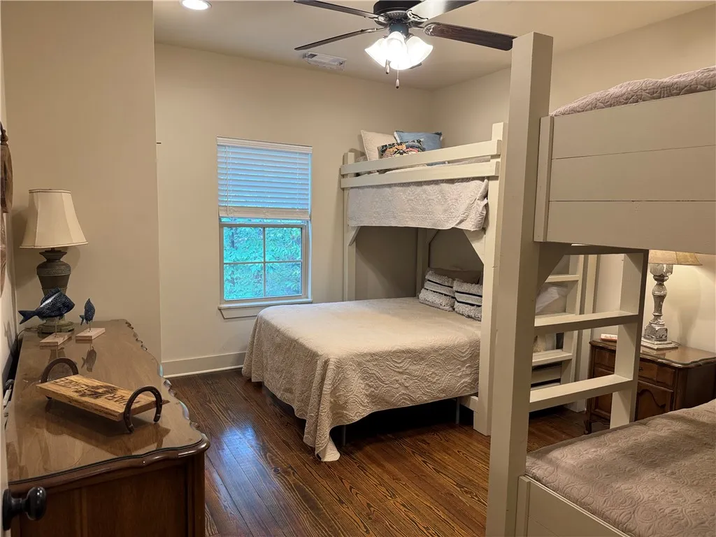 Third bedroom with bunks