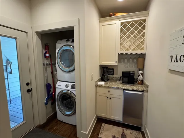 Bar, ice maker and washer/dryer