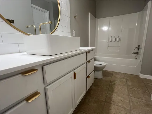 2163 Turnbury Lane, Auburn, Alabama 36830