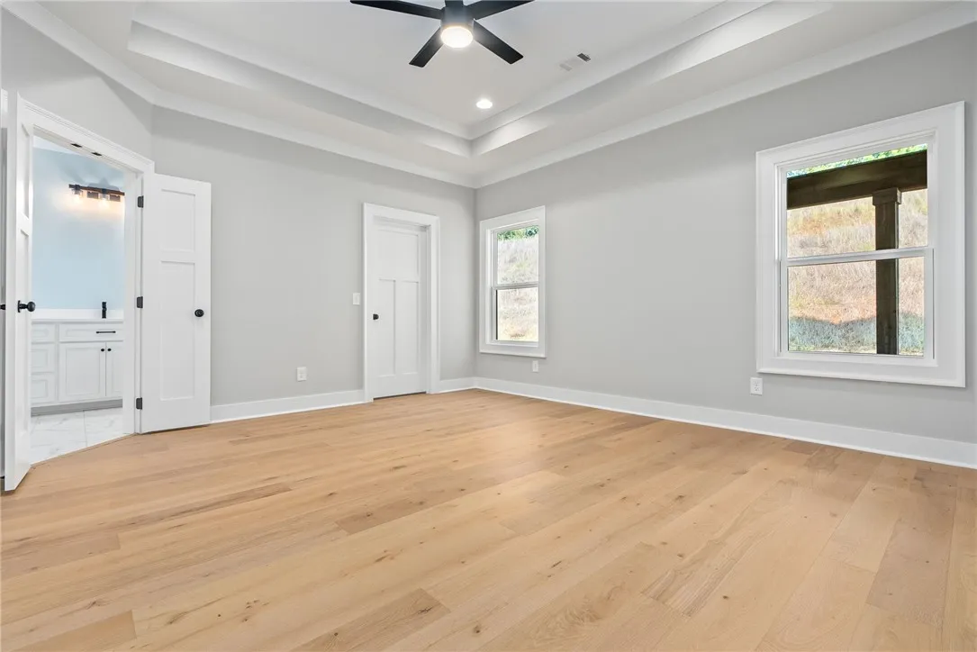 *RENDERINGS & PHOTOGRAPHY
INCLUDED DOES NOT REPRESENT THE ACTUAL PROPERTY AND IS TO BE USED FOR VISUAL PURPOSES
ONLY. FINISHES WILL DIFFER.