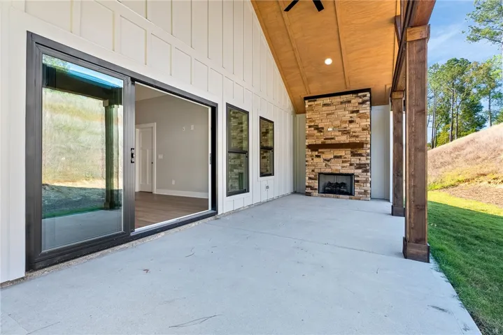 *RENDERINGS & PHOTOGRAPHY
INCLUDED DOES NOT REPRESENT THE ACTUAL PROPERTY AND IS TO BE USED FOR VISUAL PURPOSES
ONLY. FINISHES WILL DIFFER.