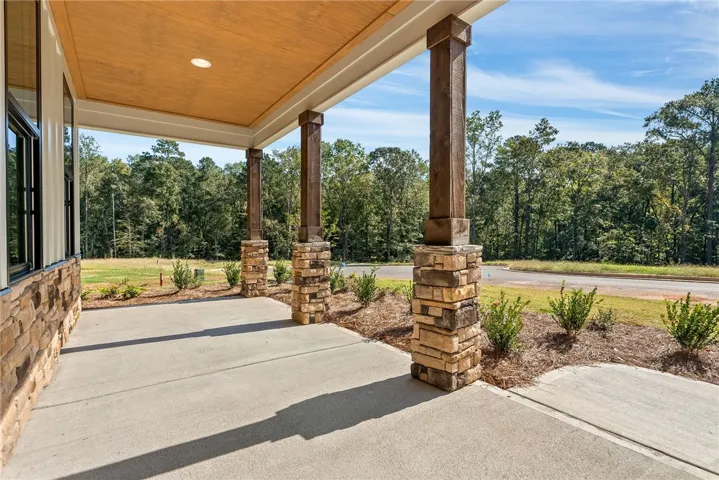 *RENDERINGS & PHOTOGRAPHY
INCLUDED DOES NOT REPRESENT THE ACTUAL PROPERTY AND IS TO BE USED FOR VISUAL PURPOSES
ONLY. FINISHES WILL DIFFER.