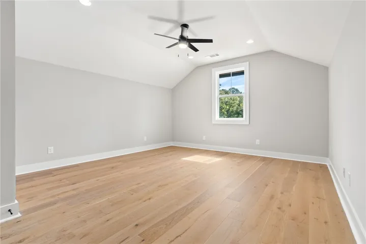 *RENDERINGS & PHOTOGRAPHY
INCLUDED DOES NOT REPRESENT THE ACTUAL PROPERTY AND IS TO BE USED FOR VISUAL PURPOSES
ONLY. FINISHES WILL DIFFER.
