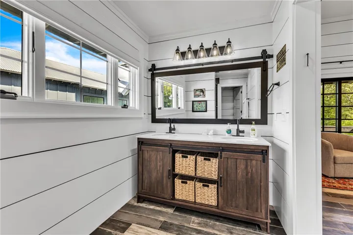 60 Castaway Cove Lane, Eclectic, Alabama 36024