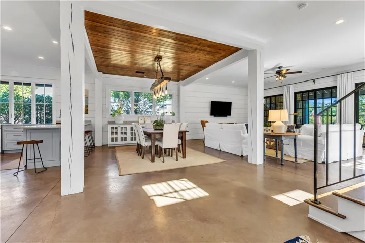 60 Castaway Cove Lane, Eclectic, Alabama 36024