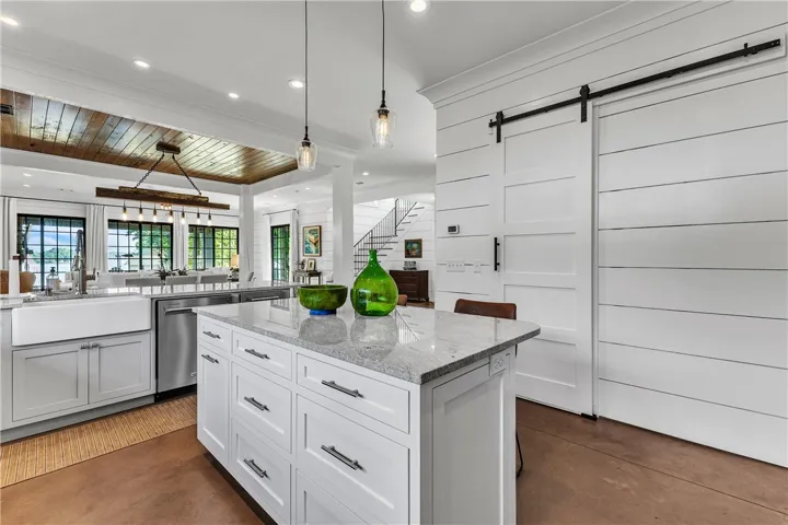60 Castaway Cove Lane, Eclectic, Alabama 36024