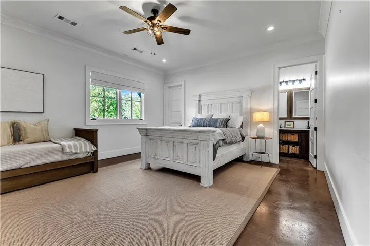 60 Castaway Cove Lane, Eclectic, Alabama 36024