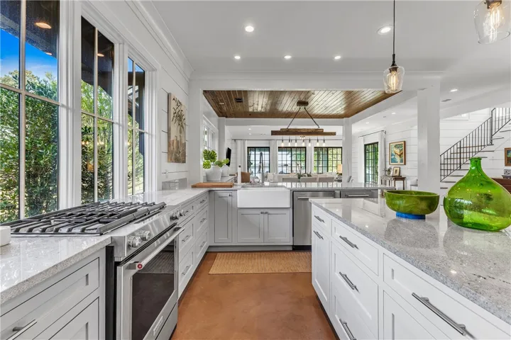 60 Castaway Cove Lane, Eclectic, Alabama 36024