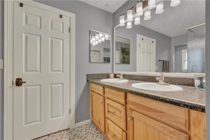 1603 Shadywood Court, Opelika, Alabama 36801
