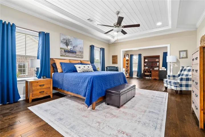 LARGE Main Bedroom with sitting room