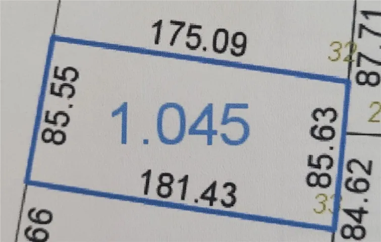 Lot 33