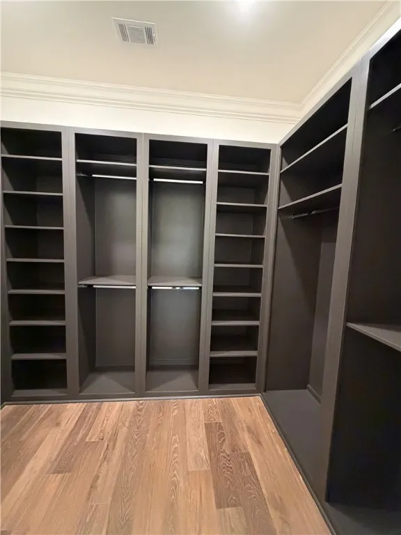 Walk-in Closet