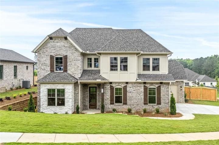 Welcome to 812 Summerlin Circle!