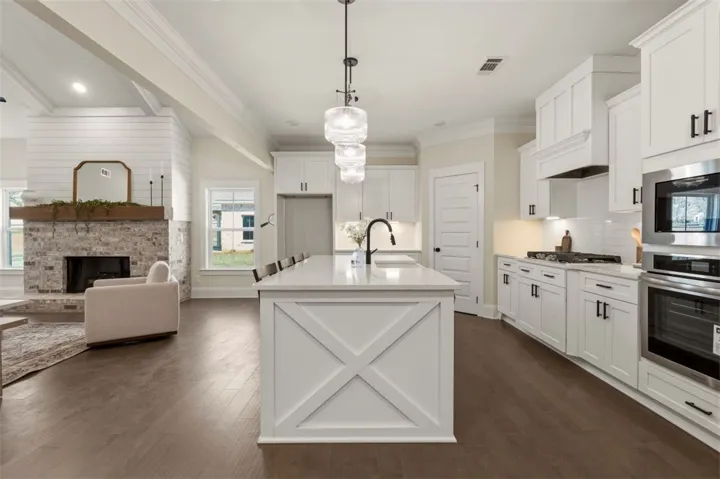 1935 Long Leaf Lane, Opelika, Alabama 36804