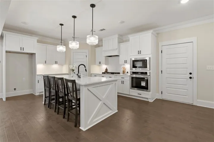 1935 Long Leaf Lane, Opelika, Alabama 36804