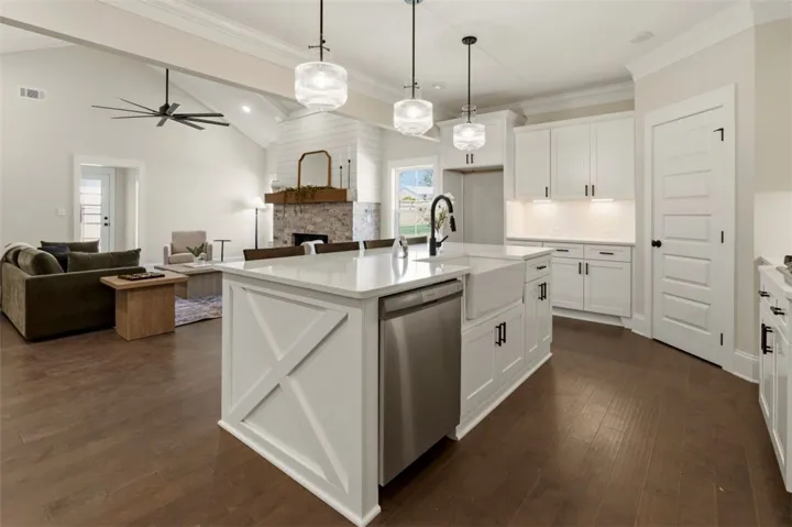 1935 Long Leaf Lane, Opelika, Alabama 36804